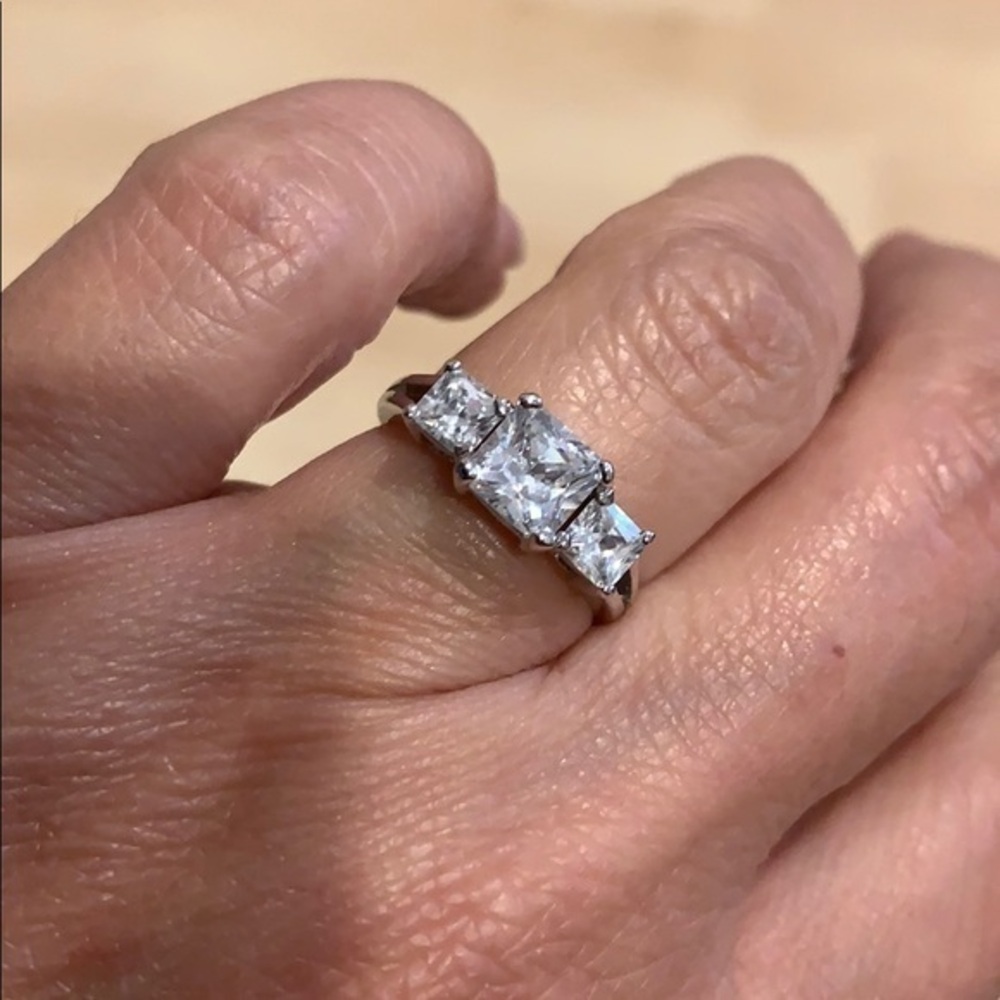 New Sterling silver 3 stone CZ engagement ring size 6